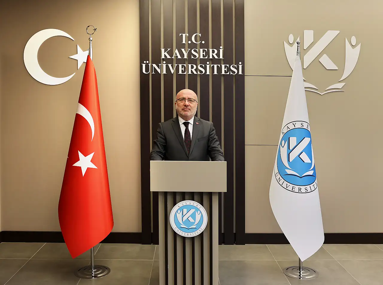 KAYÜ Rektörü Karamustafa'dan Malazgirt Zaferi mesajı: Tarihin akışını değiştiren zafer