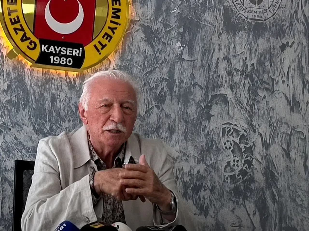İstifa... 40 yıllı sonra CHP'den resmen ayrıldı
