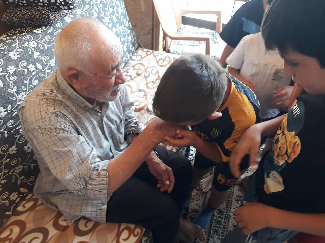 Örnek davranış! O ilçede minik öğrenciler bakın ne yaptı