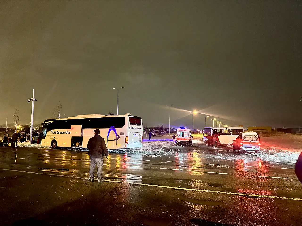 Kayseri'de yolcu otobüsü ile işçi servisi çarpıştı: 17 kişi…