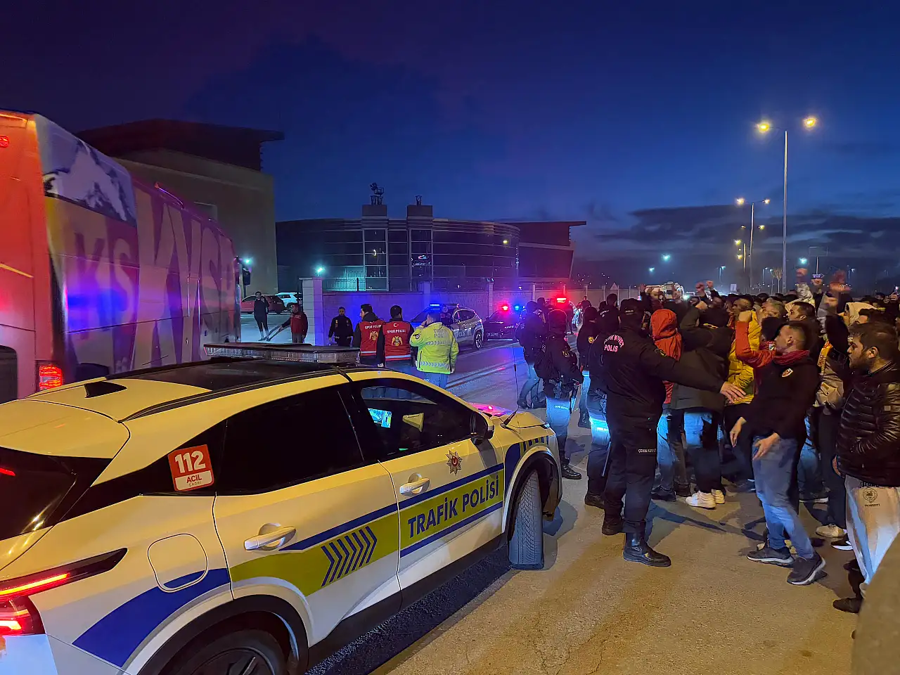 Tarafların 5 gol isyanı! Kulüp binası polis korumasına alındı