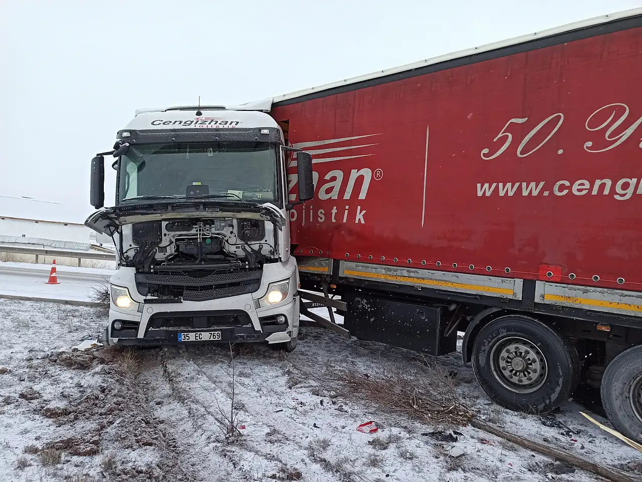 Sivas-Kayseri kara yolunda kaza