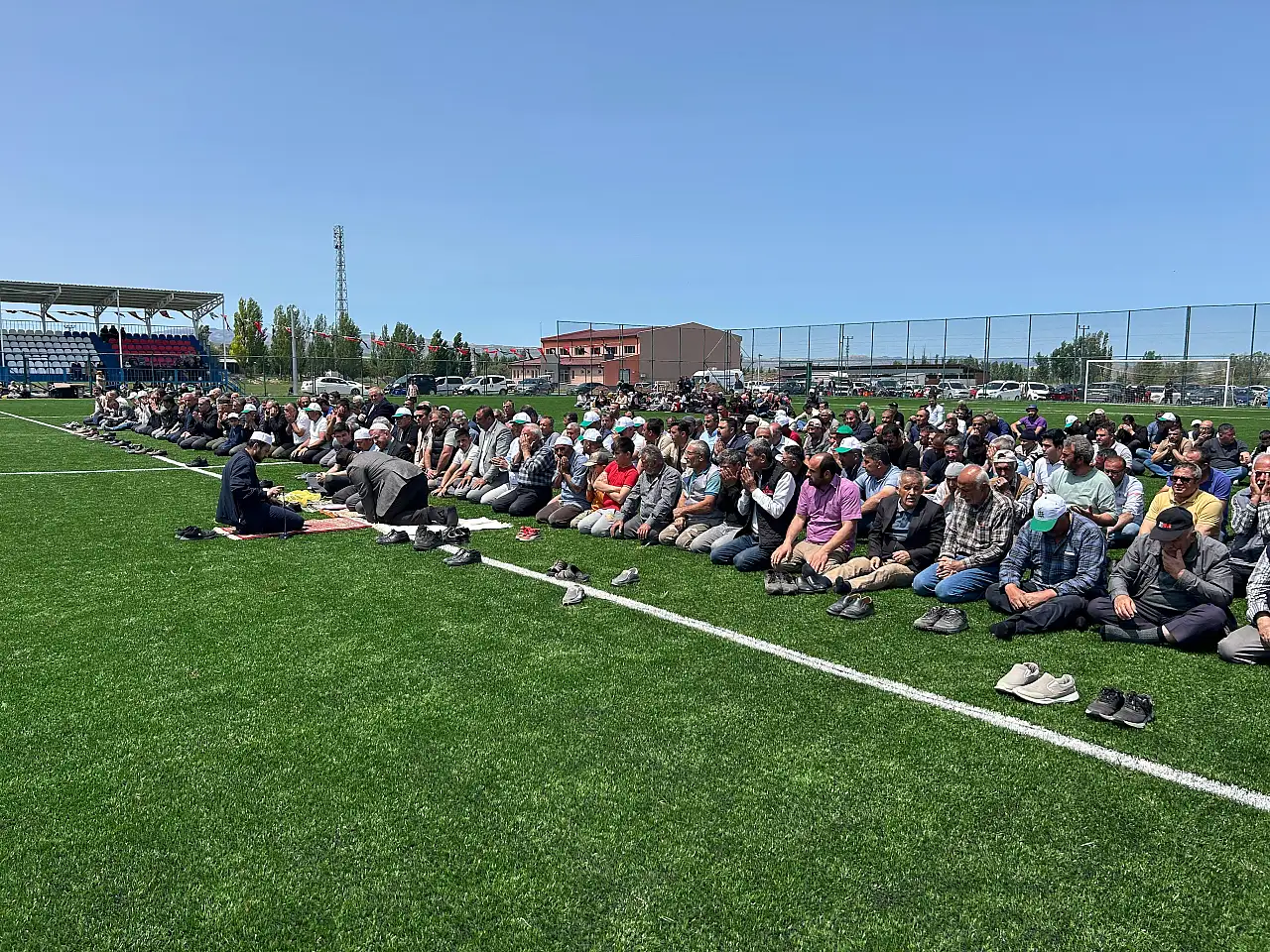 Sarıoğlan'da binlerce kişi bakın neden bir araya geldi!