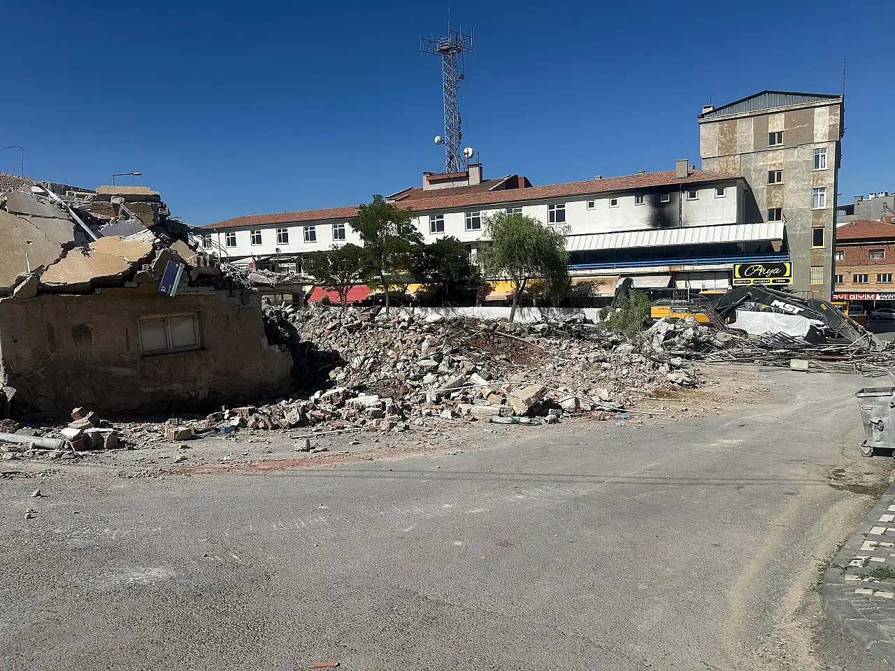 Yeşilhisar'da deprem yaraları sarılıyor