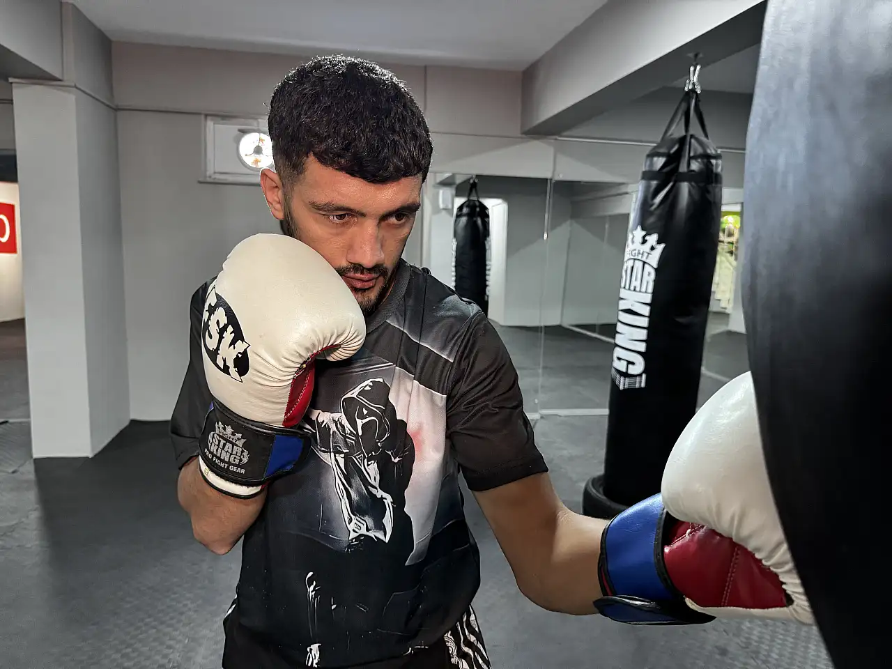 Kayseri'nin gururu Sercan Koç 5. kez altın kemerin sahibi oldu