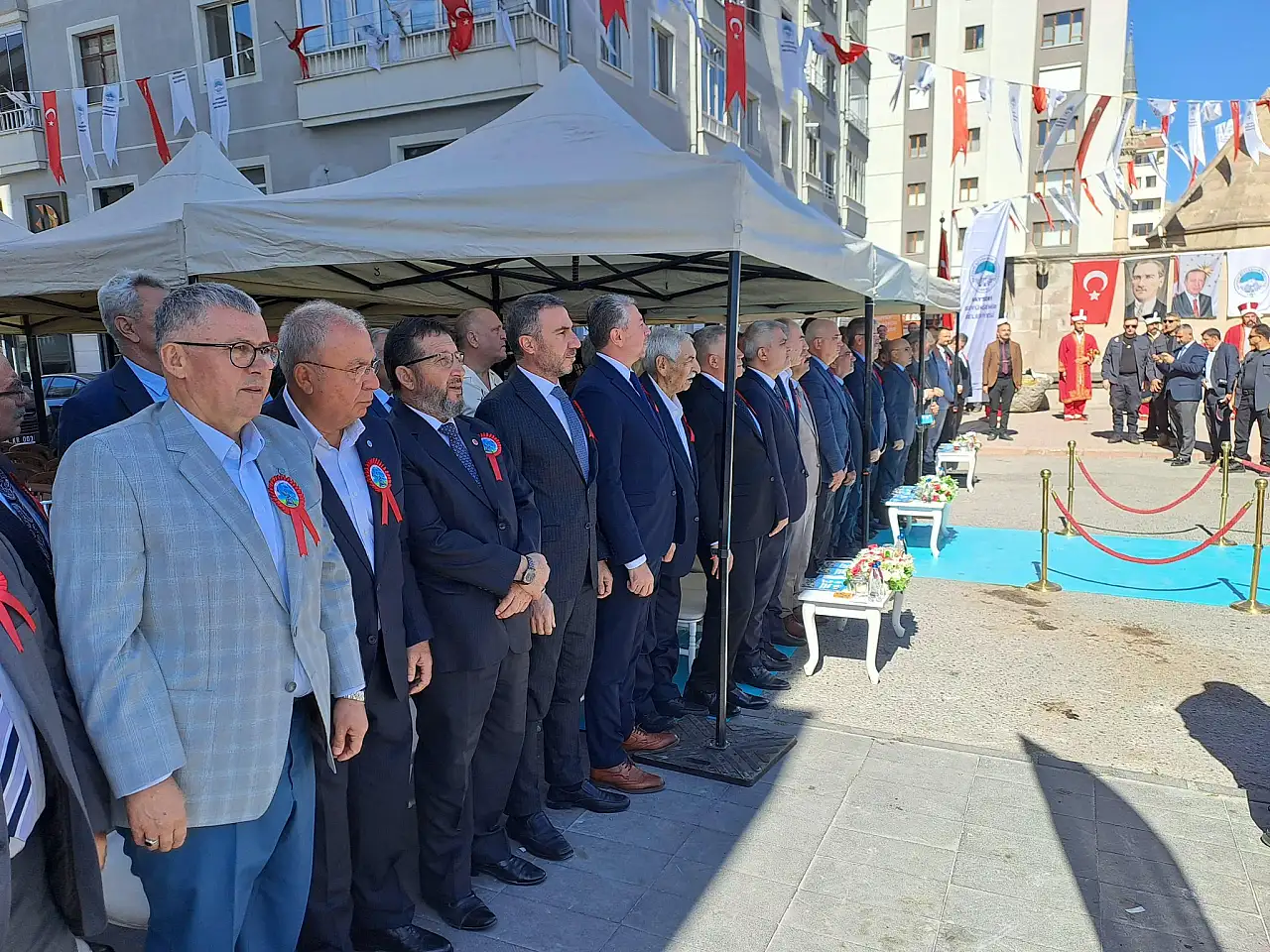 Kayseri'de AK Parti ve Saadet Partisi düellosu fotoğraflara yansıdı! Belli ki mevzu derin