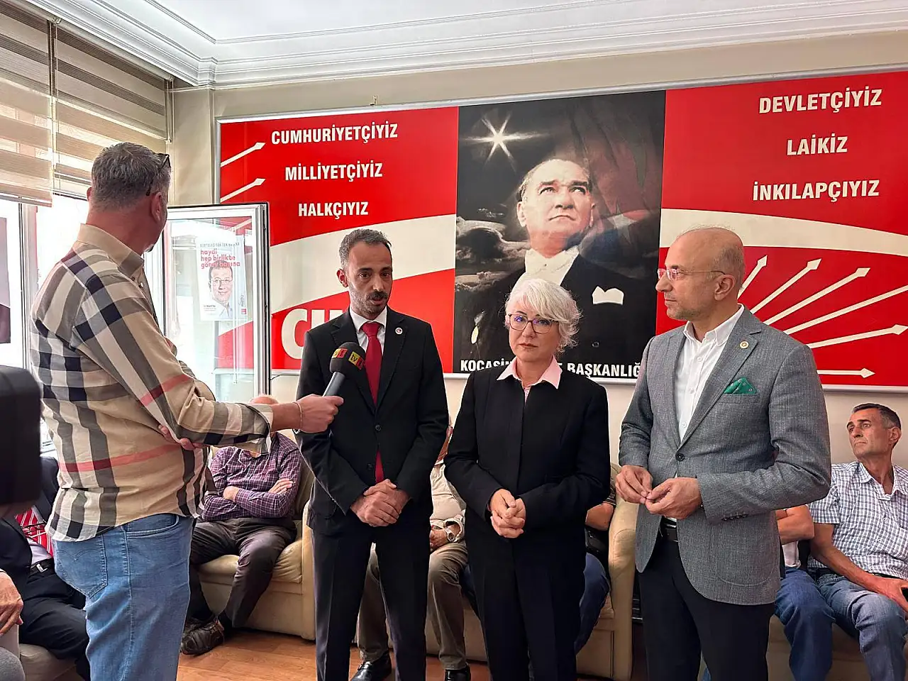 Kayseri'nin ünlü doktoru siyaseti bıraktığını açıklamıştı! Geri döndü