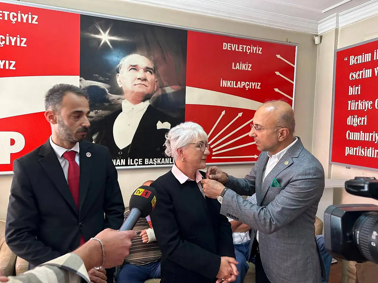 Kayseri'nin ünlü doktoru siyaseti bıraktığını açıklamıştı! Geri döndü