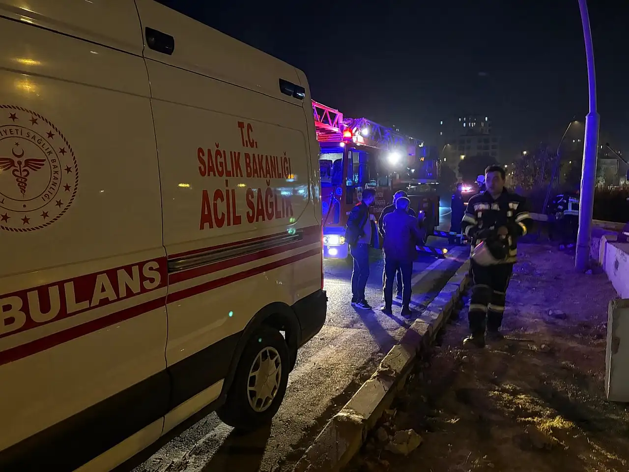 5 metrelik kanala uçtu, merdivenle tırmanıp çıktı