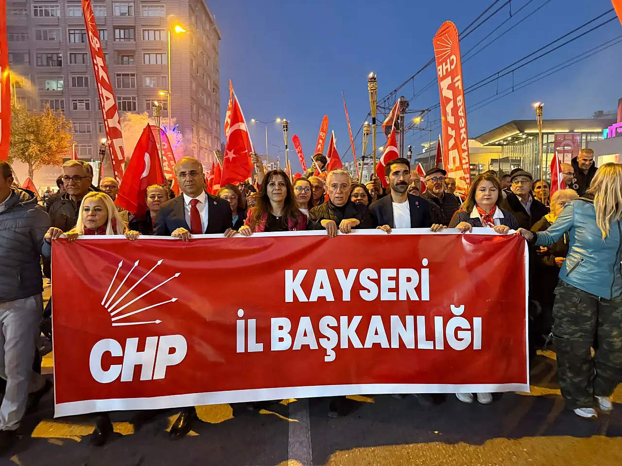 Kayseri'de iktidar ile muhalefet arasında 'S' düellosu sürüyor! CHP Kayseri İl Başkanı Özer'den dikkat çeken açıklama! Kayseri'de bakın neler olmuş!