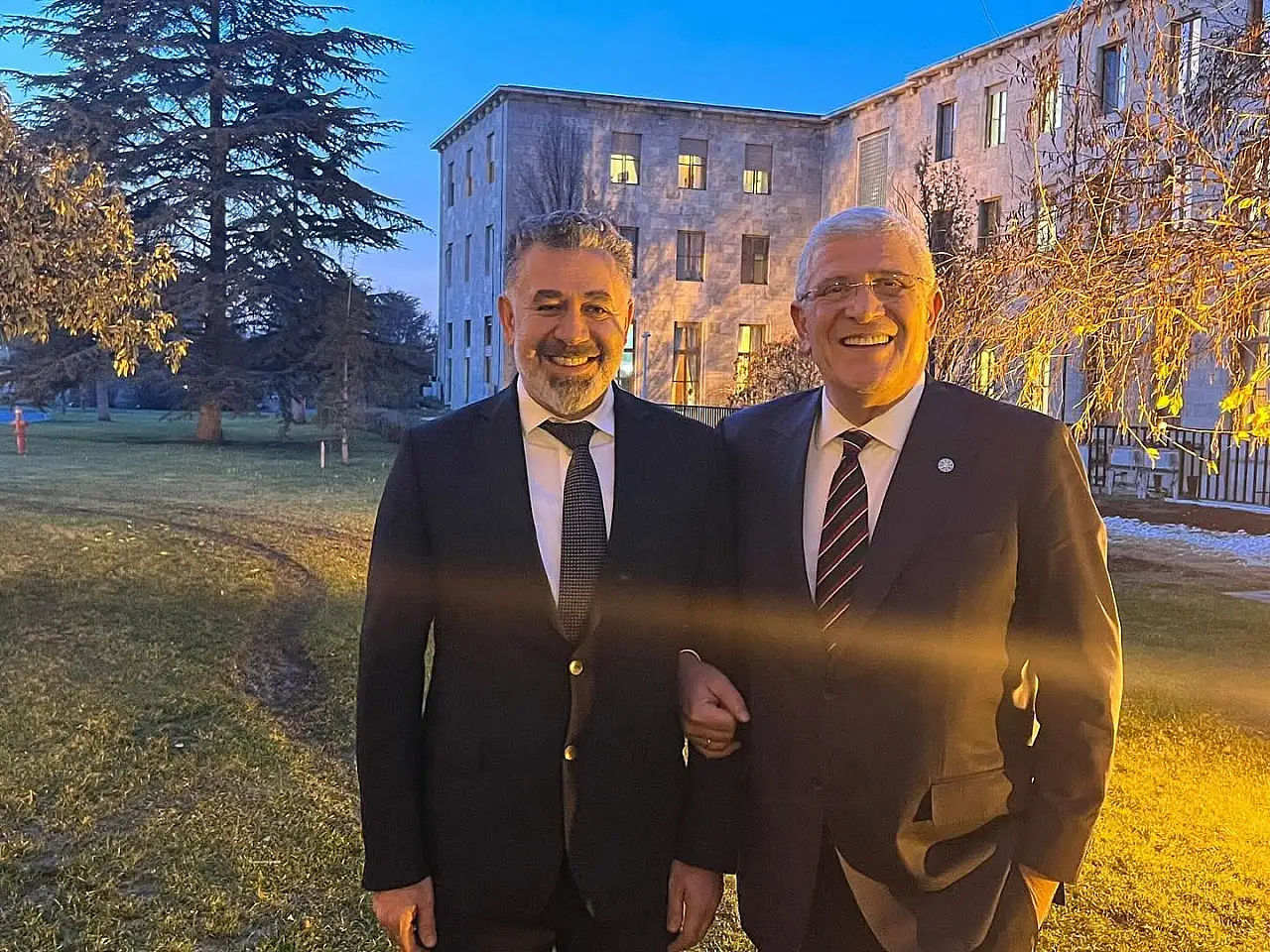 O iş adamından gece yarısı dikkat çeken mesaj: Menfaat için..!