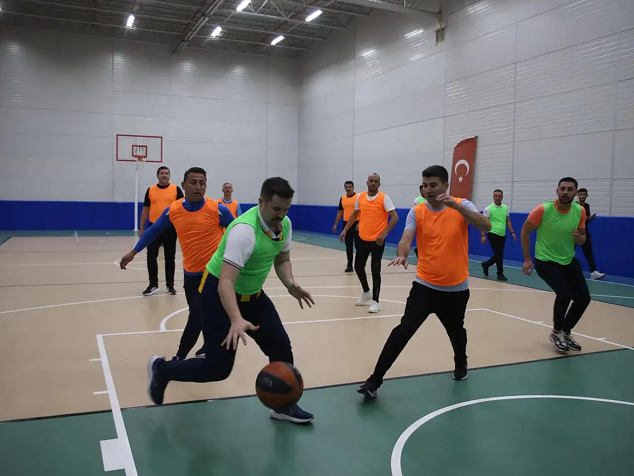 Kayseri'de ülkücüler kozlarını paylaştı