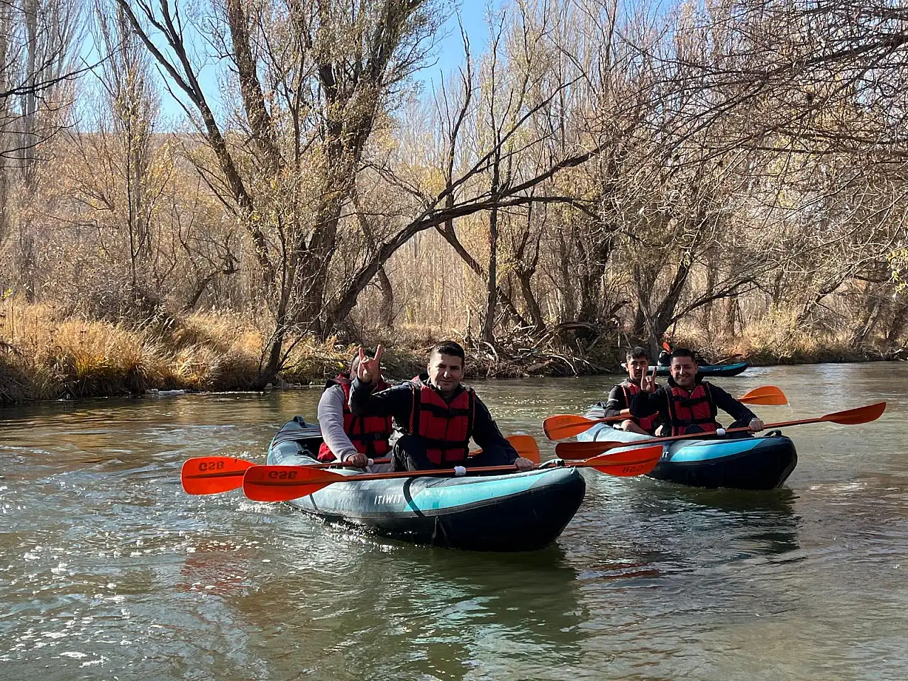 Kayseri'de ülkücüler kozlarını paylaştı