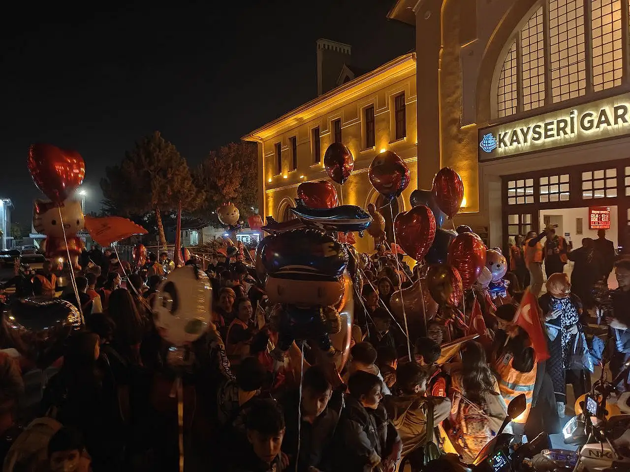Lösemiyi yenenlerin Umut Treni Kayseri'de!