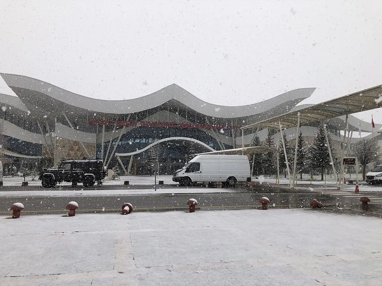 Kayseri'nin komşu iline lapa lapa kar yağdı!