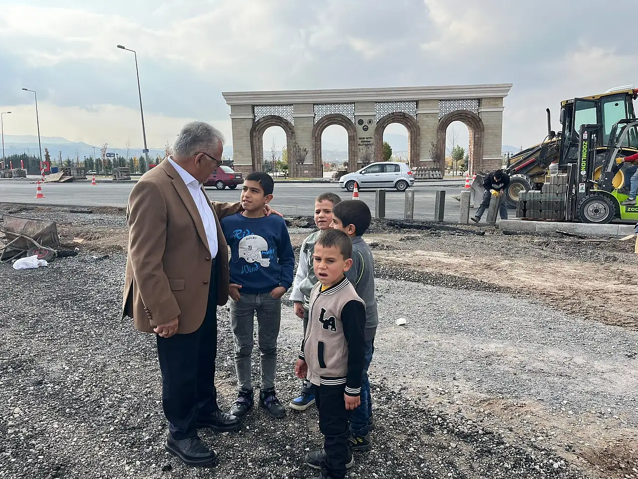 Başkan Büyükkılıç'tan hafta sonu mesaisi! Yol çalışmalarını yerinde inceledi