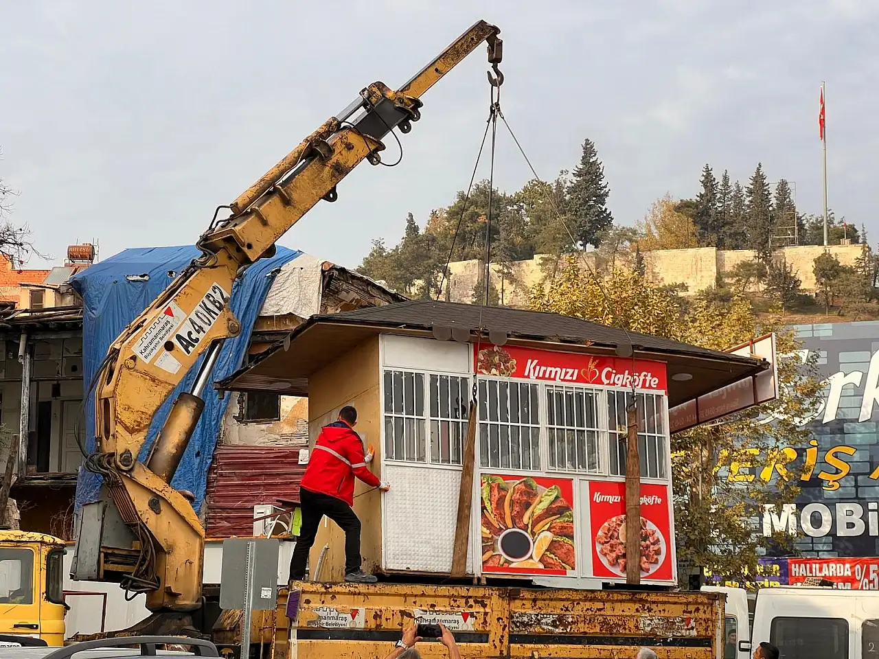 Çiğköfteye deterjan kabıyla sos döken esnafın iş yeri kapatıldı
