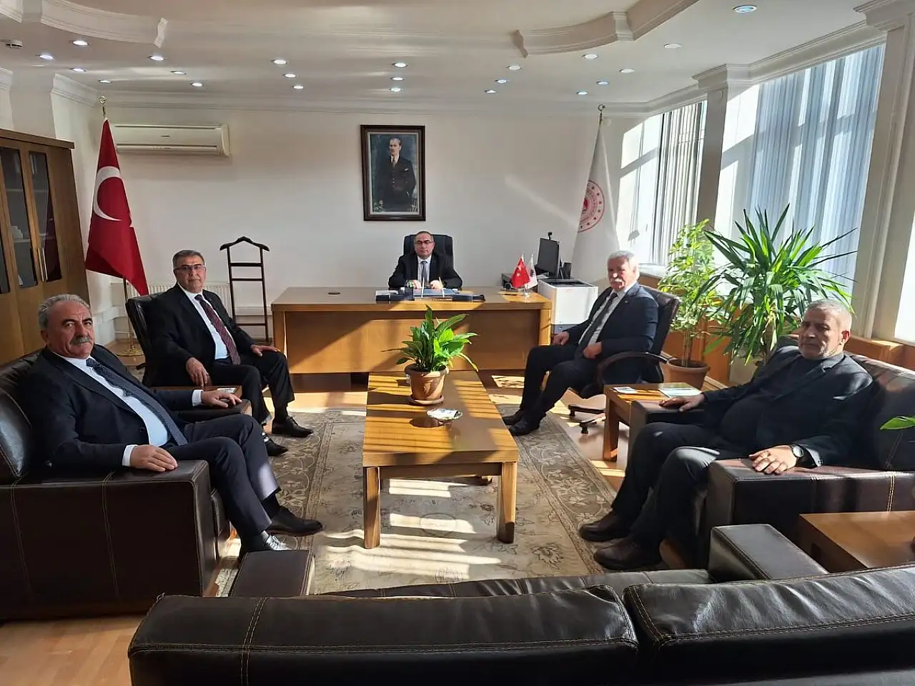 Kayseri'de 4 Belediye Başkanı o binada görüldü!