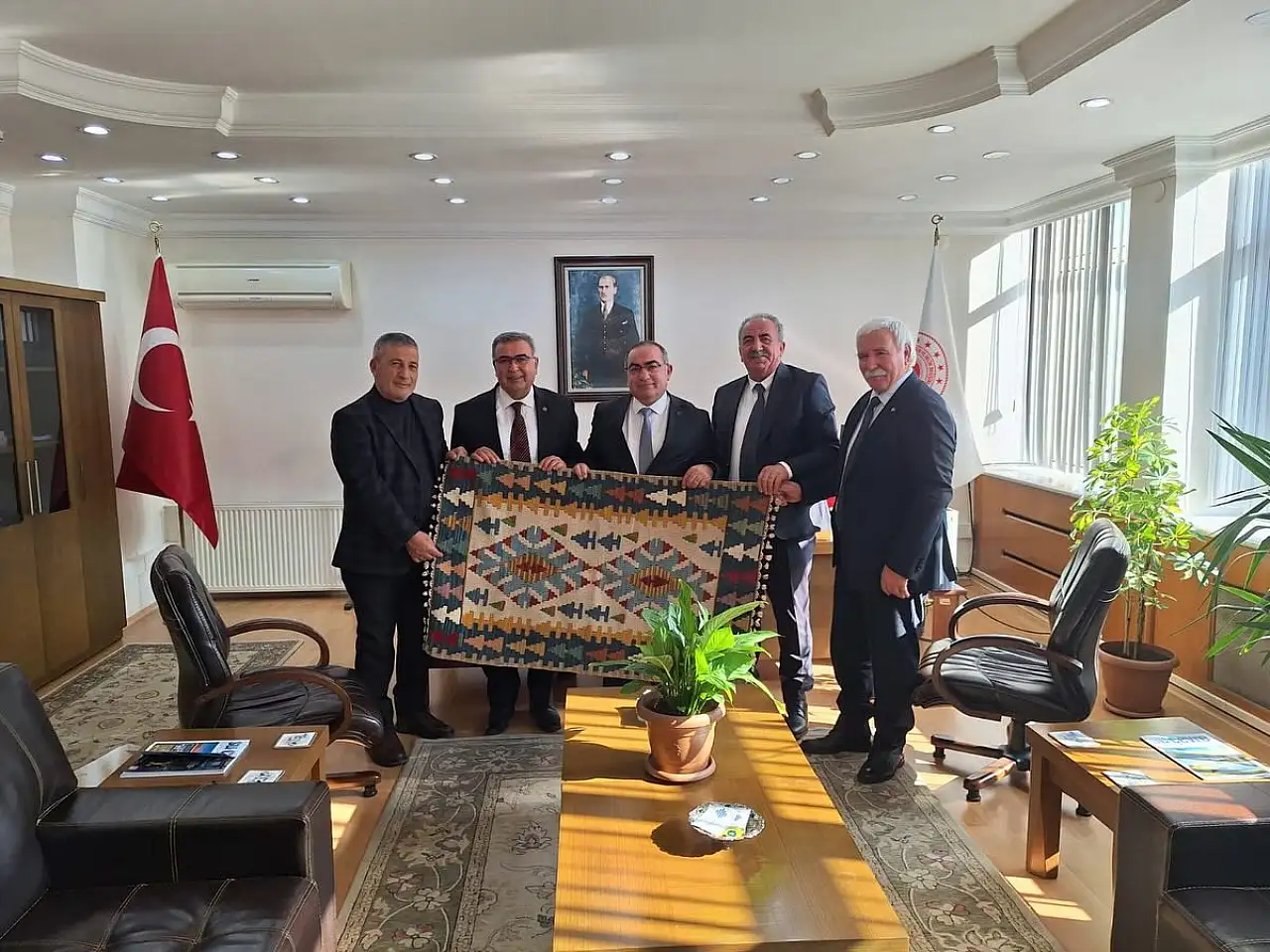 Kayseri'de 4 Belediye Başkanı o binada görüldü!