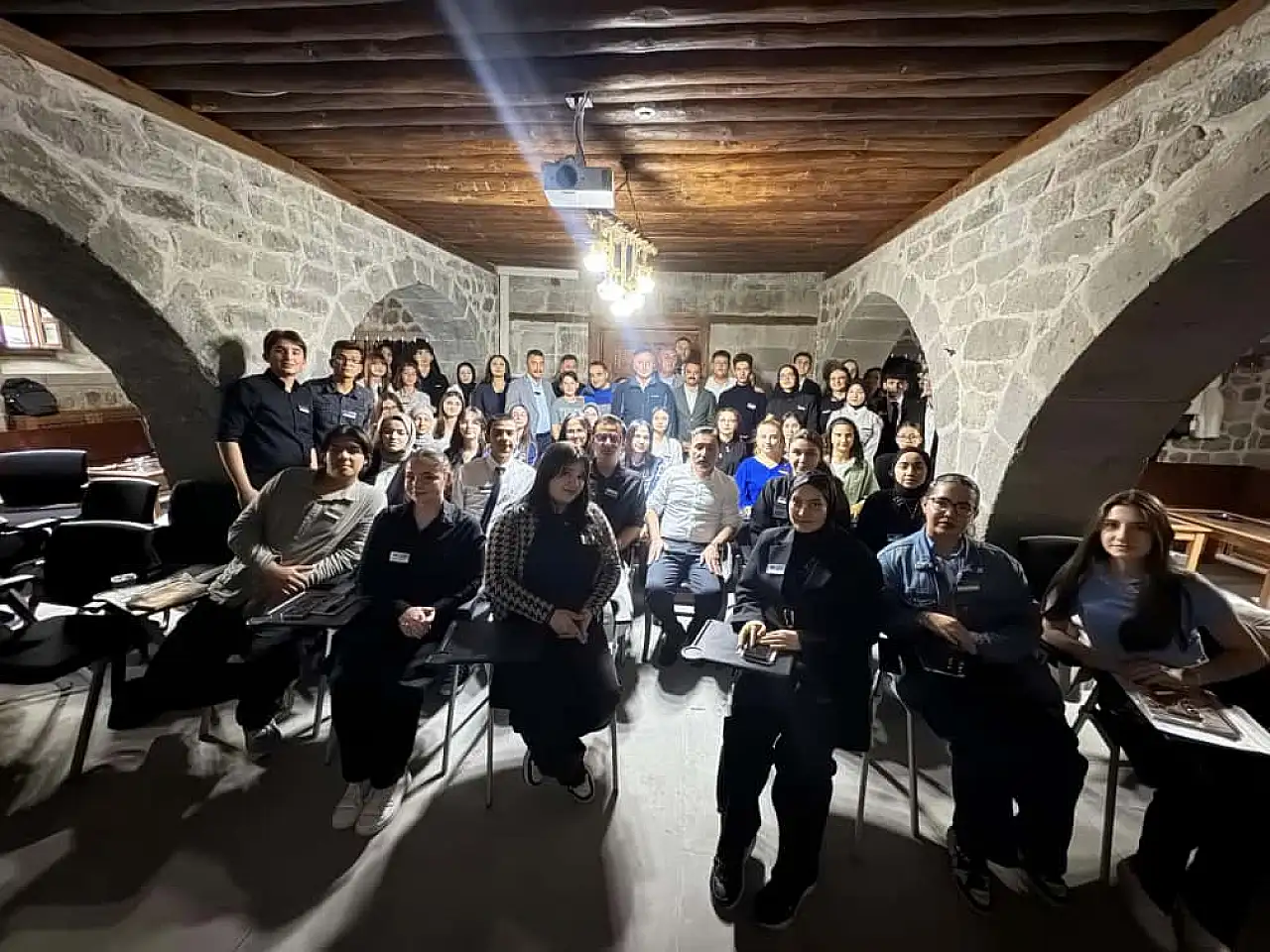 Liderlik dersine duygusal mola: Vali Çiçek'i de duygulandıran işte o ölümsüz eser!