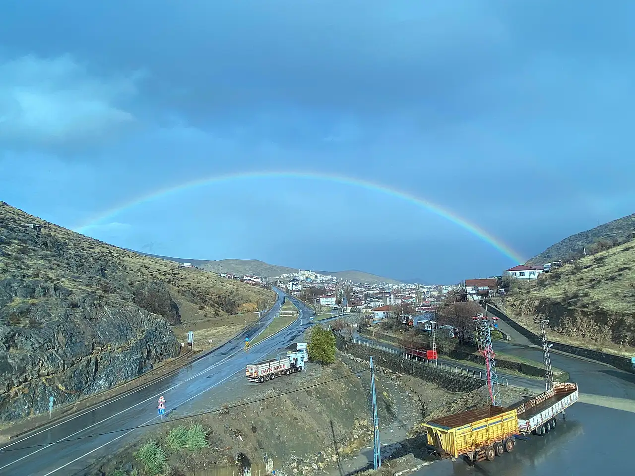 Yağmur sonrası Yahyalı'da büyüleyen manzara