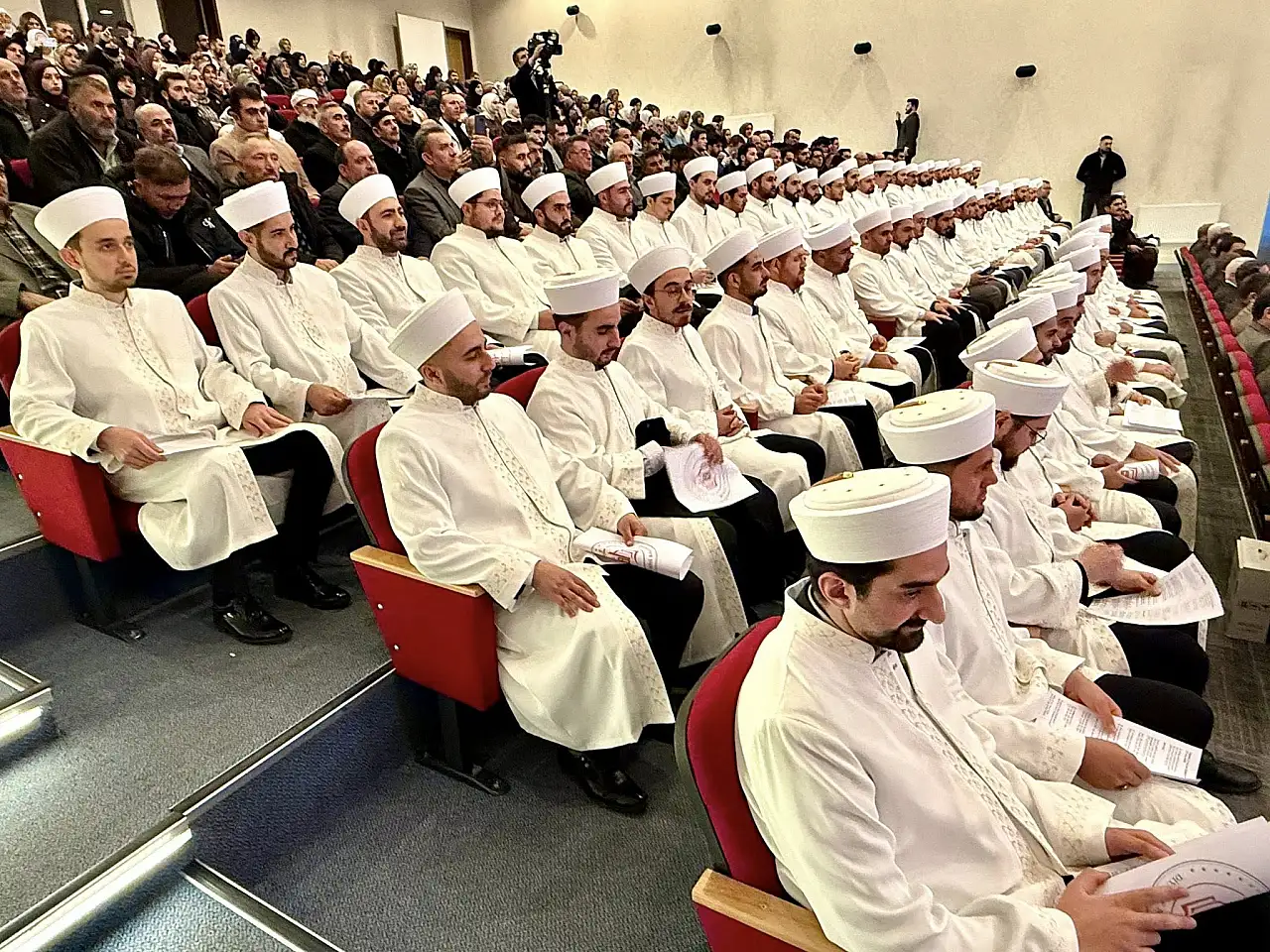 Kayseri'deki o kurstan 73 kişi mezun oldu! Törene bakın kimler katıldı?