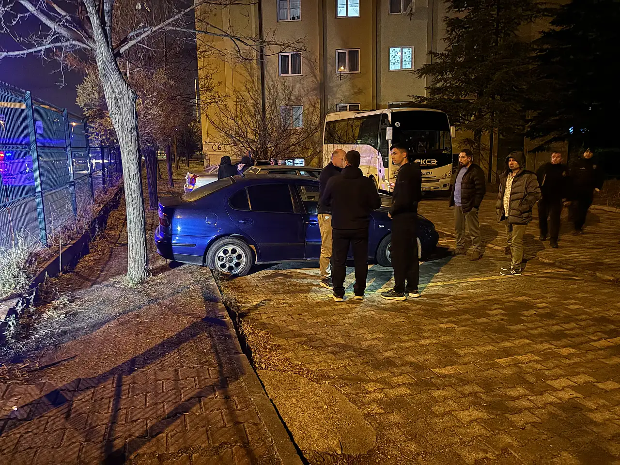 Kayseri'de 5 otomobilin de lastiği bıçaklandı