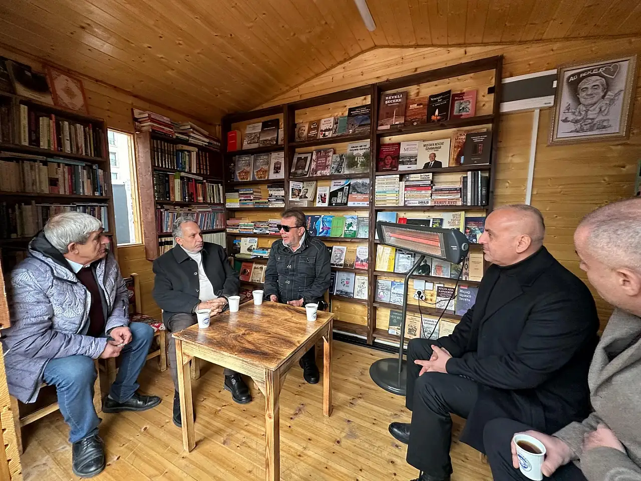 Ünlü isim Kayseri'de gördüğü manzara karşısında şaşırdı! Havaalanından iner inmez soluğu orada aldı