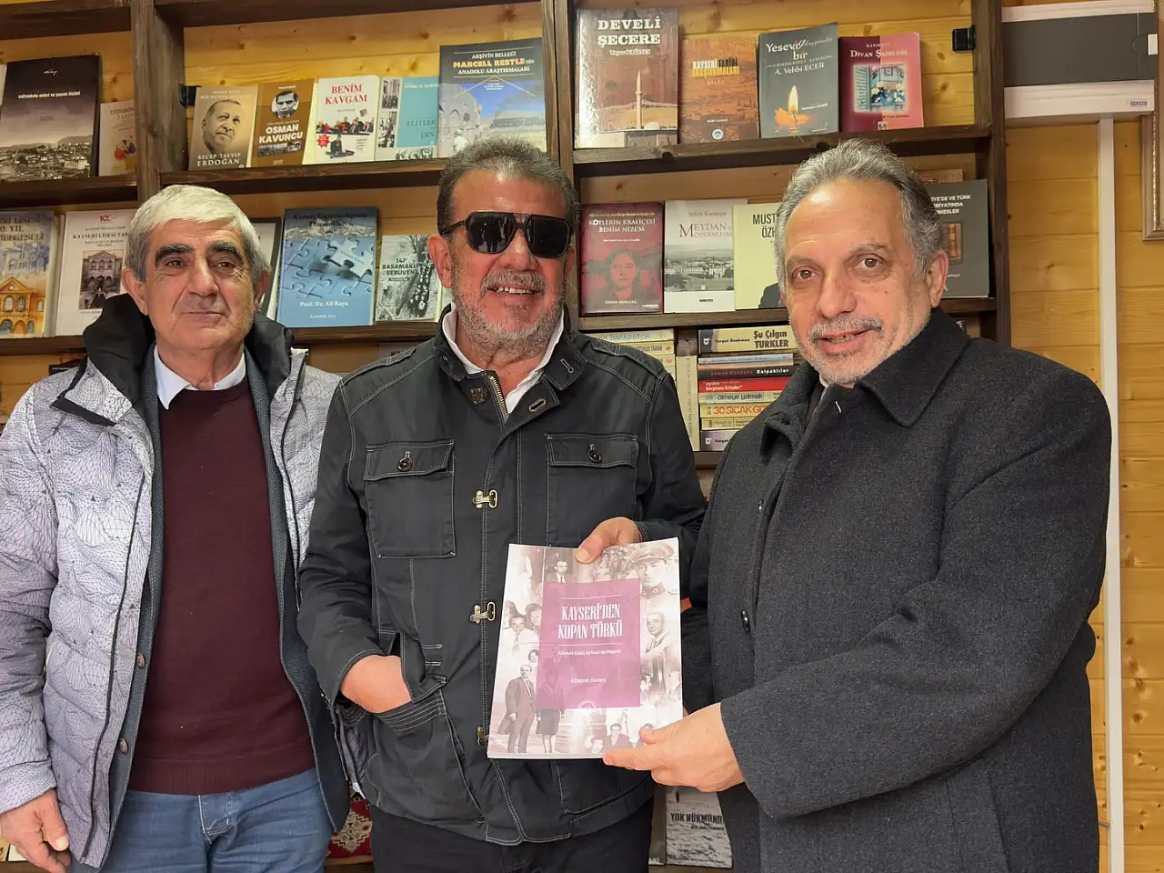 Ünlü isim Kayseri'de gördüğü manzara karşısında şaşırdı! Havaalanından iner inmez soluğu orada aldı