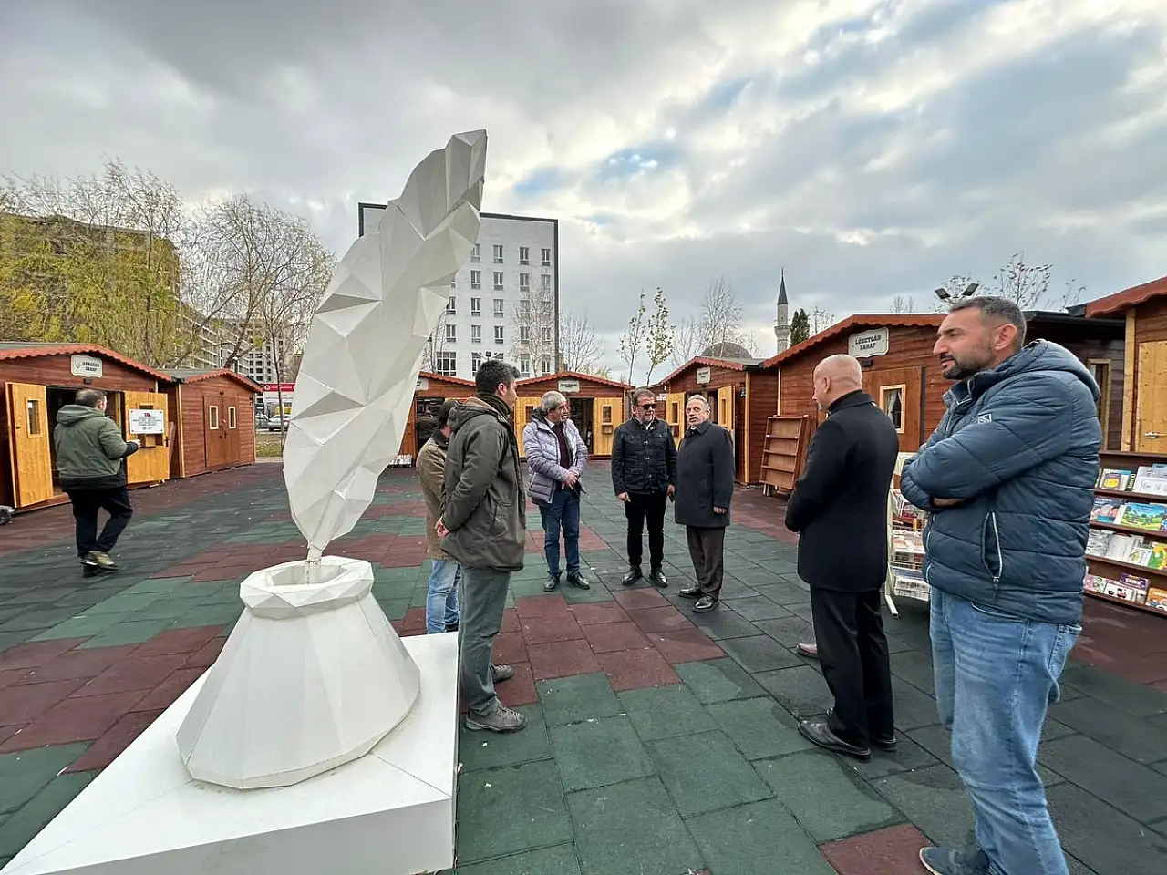 Ünlü isim Kayseri'de gördüğü manzara karşısında şaşırdı! Havaalanından iner inmez soluğu orada aldı