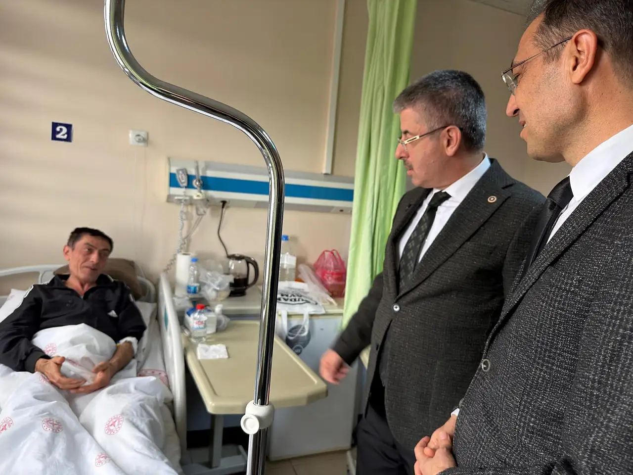 AK Partili vekil Kayseri'de bakın bu kez neyi kafaya taktı? İlçe ilçe gezecek, notlar alıp çözecek! Dedektif vekil iş başında