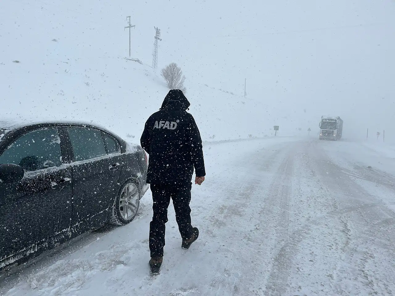 Erciyes yolunda neler oluyor? Karayollarının tuzu mu bitti?