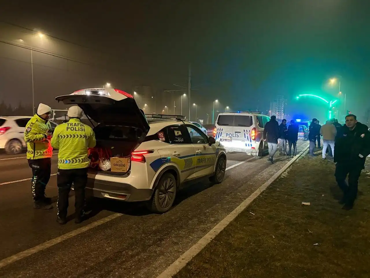 Kayseri'de oldu! Polise çarpıp kaçtı! Yaralılar var
