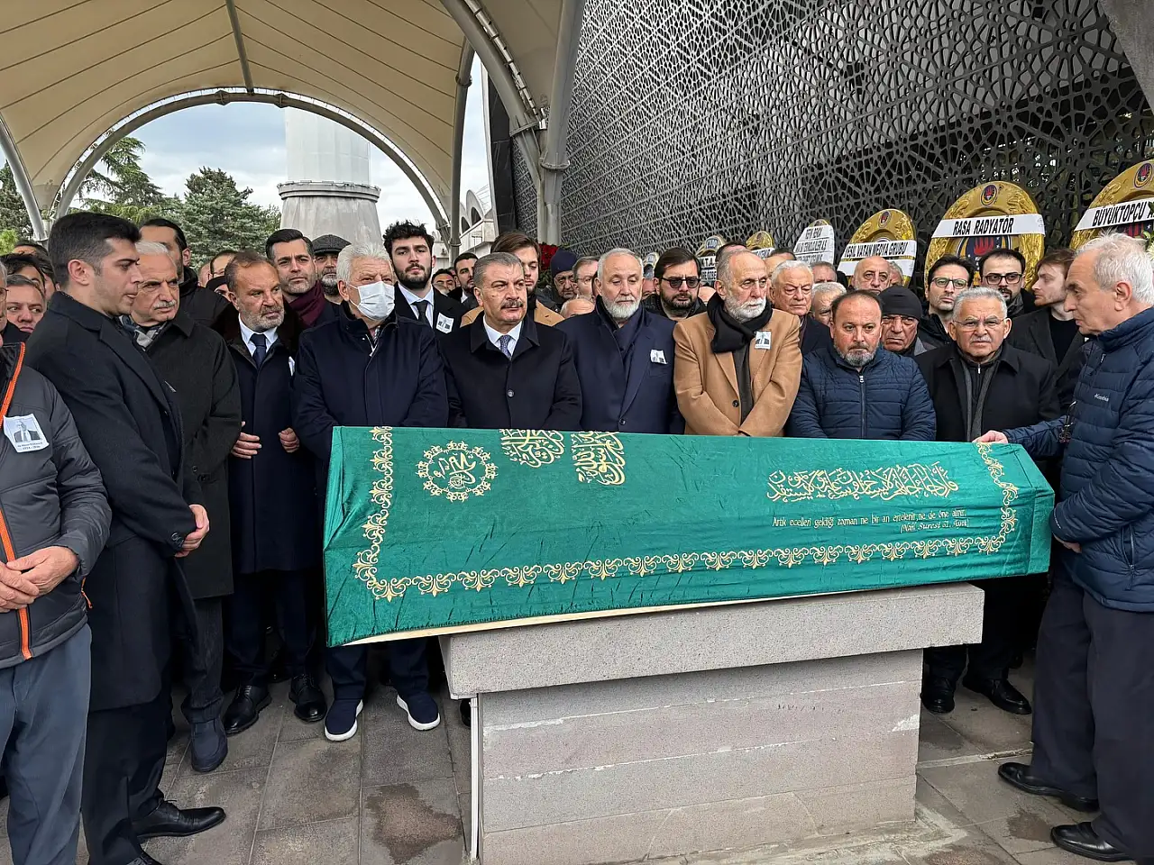 Kayserigaz'ın sahibi son yolculuğuna uğurlandı! Büyükkılıç da cenaze namazına katıldı