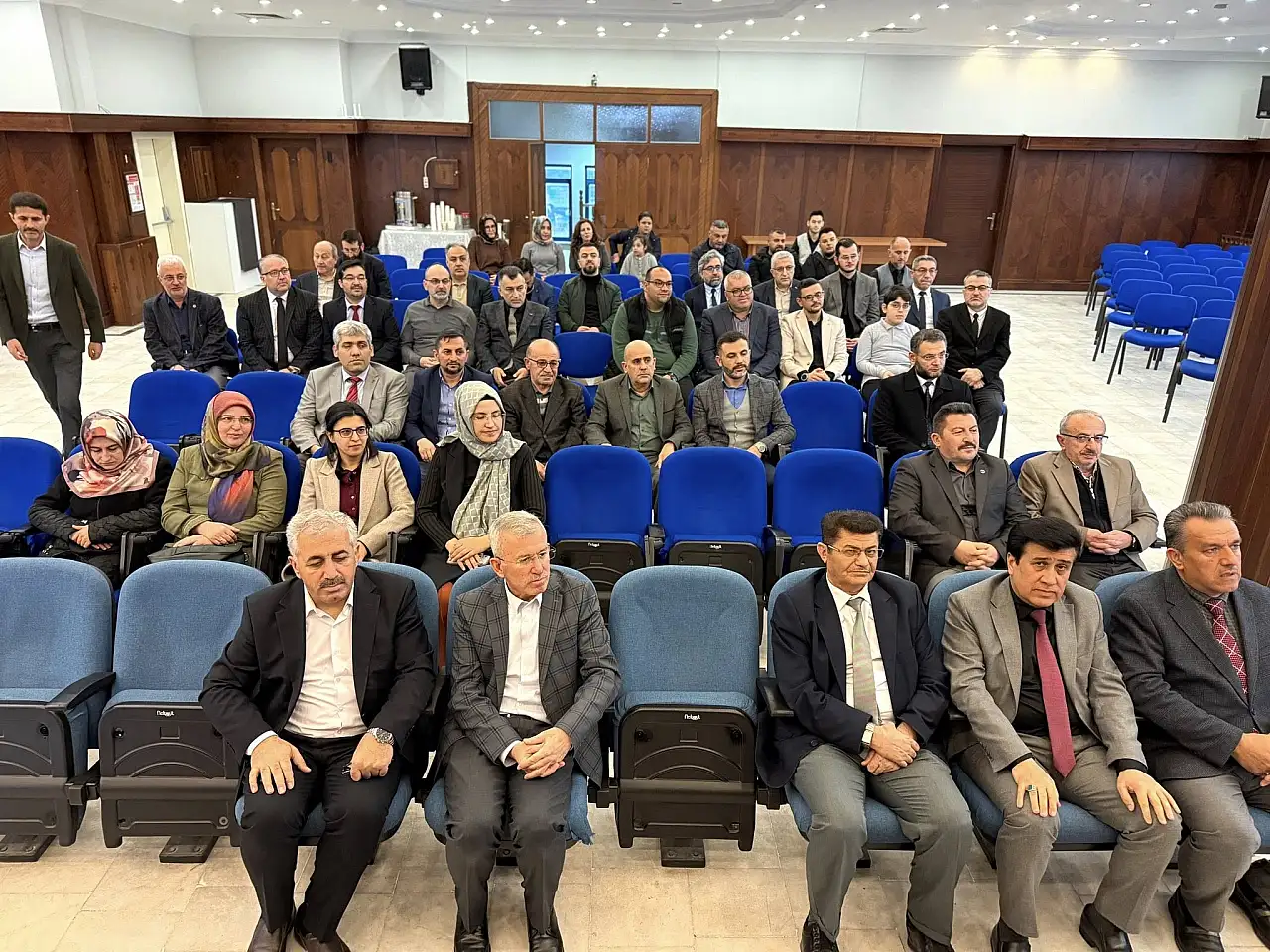 Kayseri'de bayramlaşma kuyruğu!