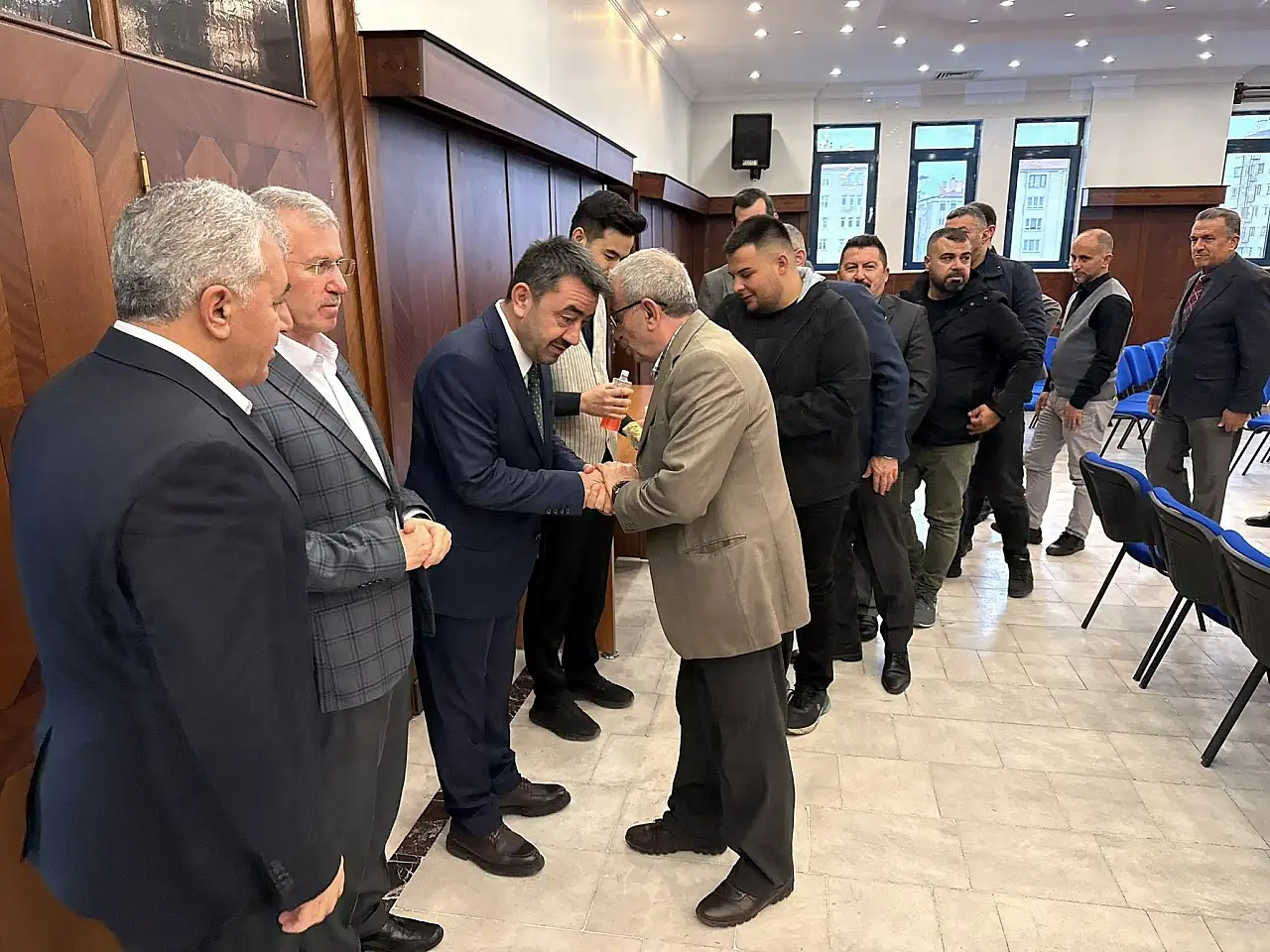 Kayseri'de bayramlaşma kuyruğu!