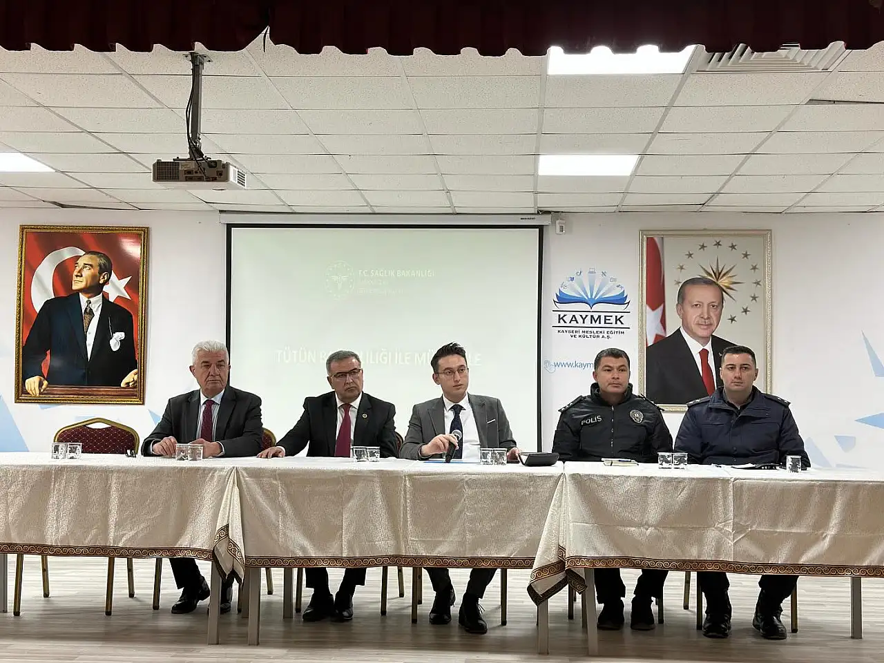 Kayseri merkeze en uzak yerde Muhtarlar toplandı