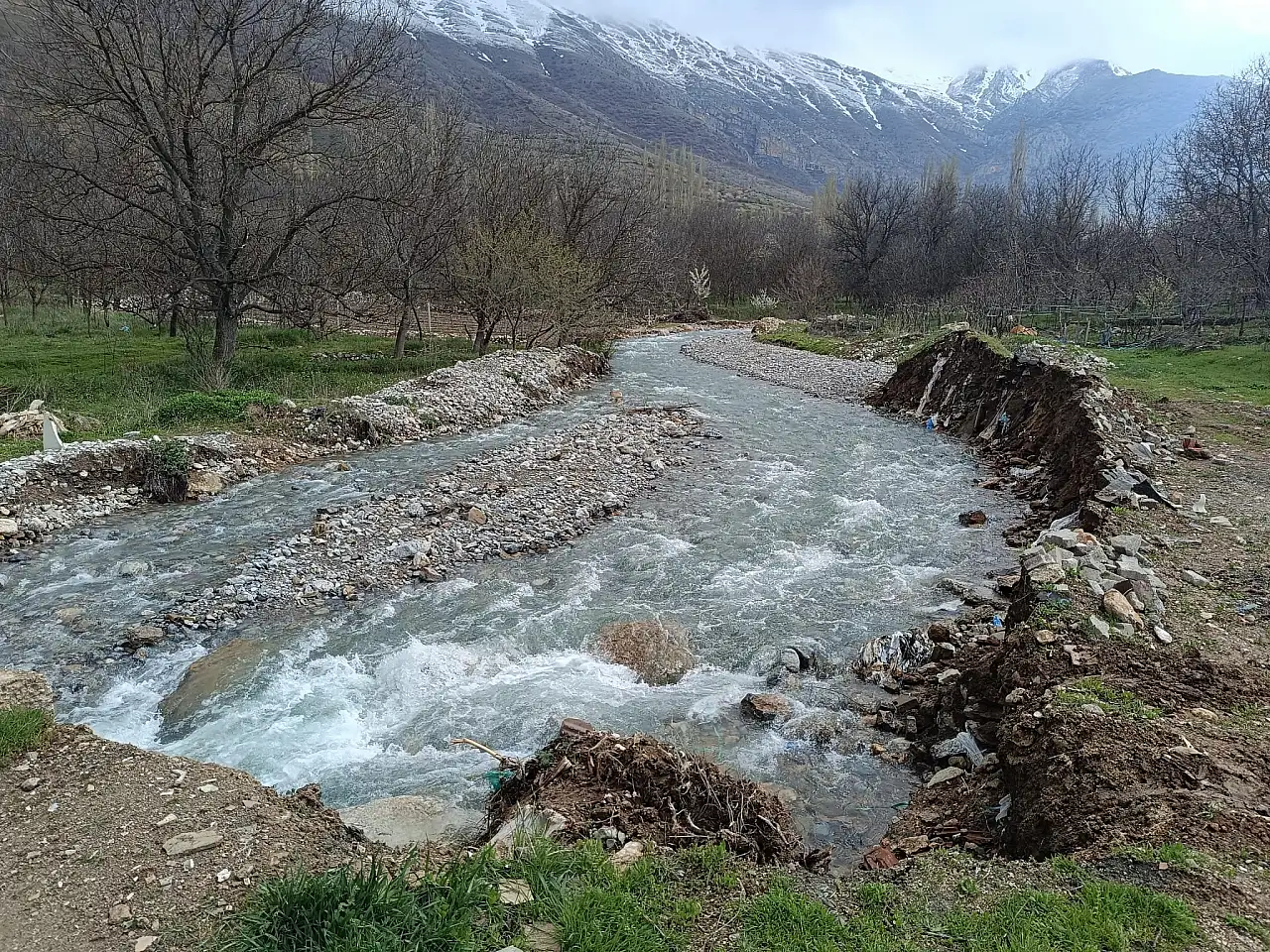 Kayseri'de etkili olan şiddetli yağış sonrası yollar çöktü