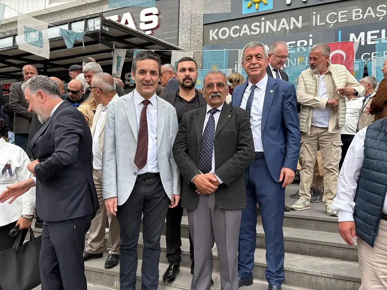 İYİ Partililer İl Başkanlığı'nda buluştu!