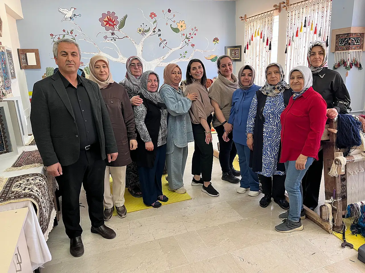 Unutulmaya yüz tutan sanat için her gün yollara düşüyor!