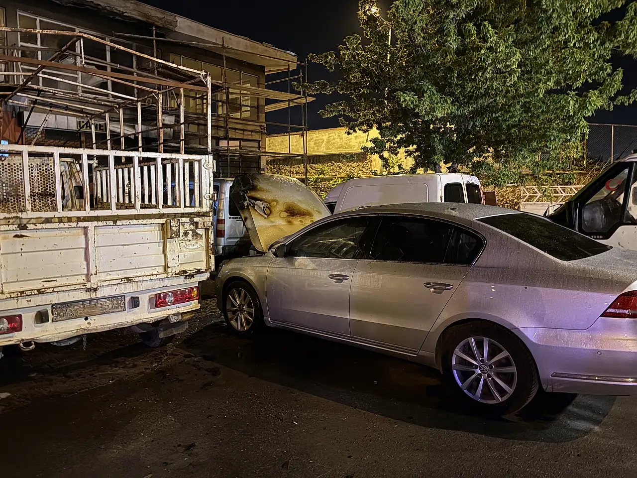 Kayseri'de sanayiye götürülen otomobil alev aldı!
