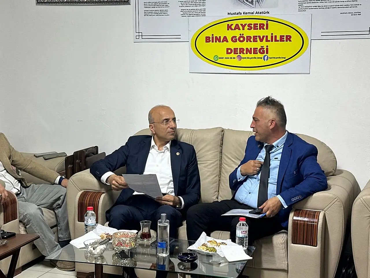 Kayseri'deki dernekte siyasi hareketlilik! Önce AK Partili sonra da CHP'li vekil