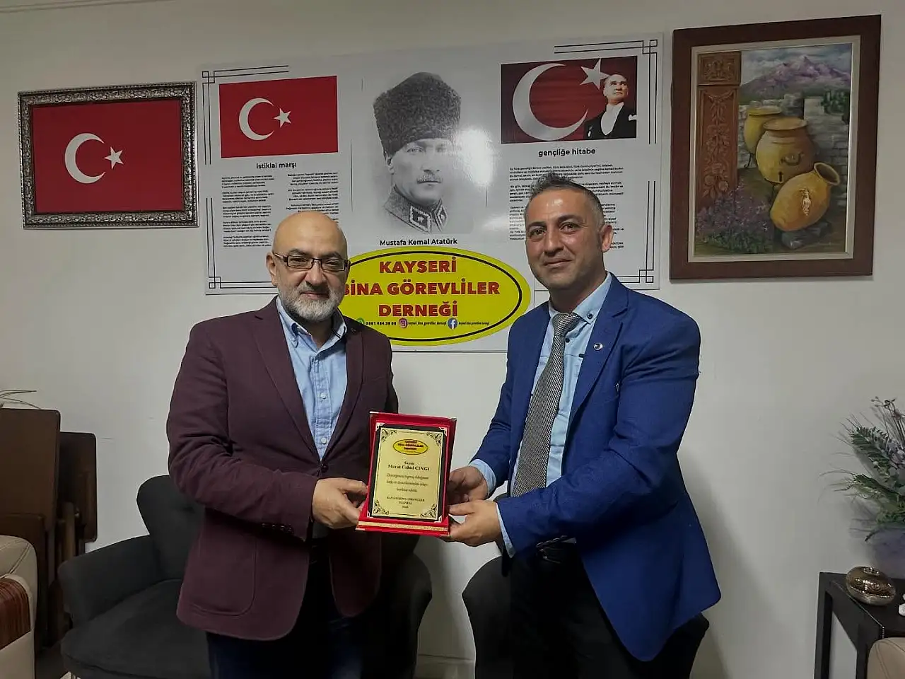 Kayseri'deki dernekte siyasi hareketlilik! Önce AK Partili sonra da CHP'li vekil