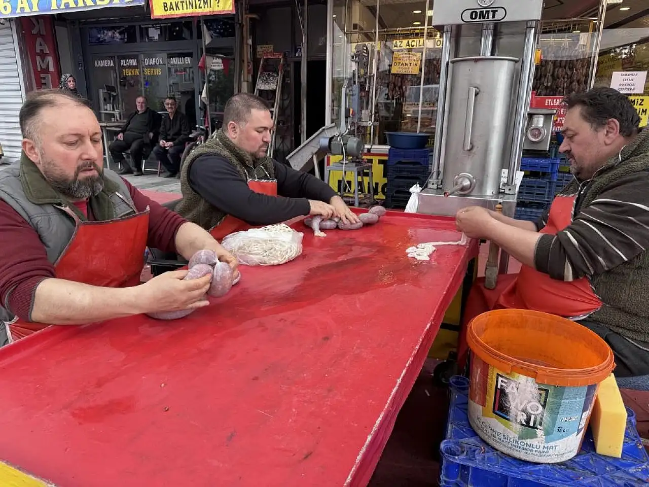 Kayseri'de kurban etleri yöresel lezzete dönüştürülüyor