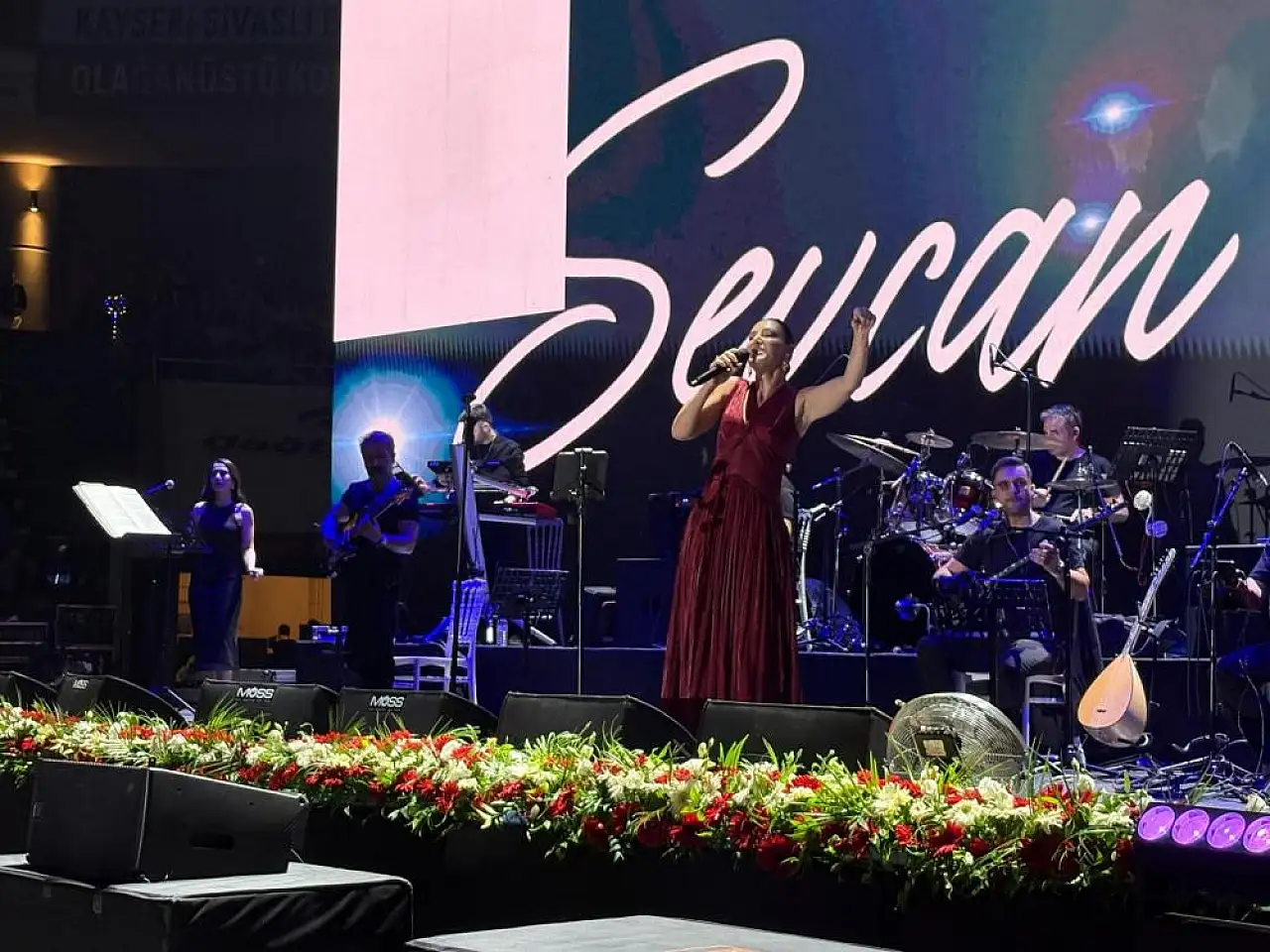Sivaslılar Federasyonu Kongresinde Sevcan Orhan rüzgarı esti!