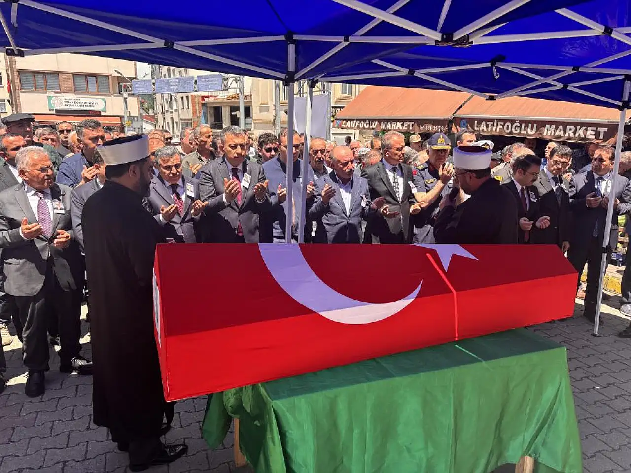 Kayseri Vali Yardımcısı memleketi Trabzon'da toprağa verildi