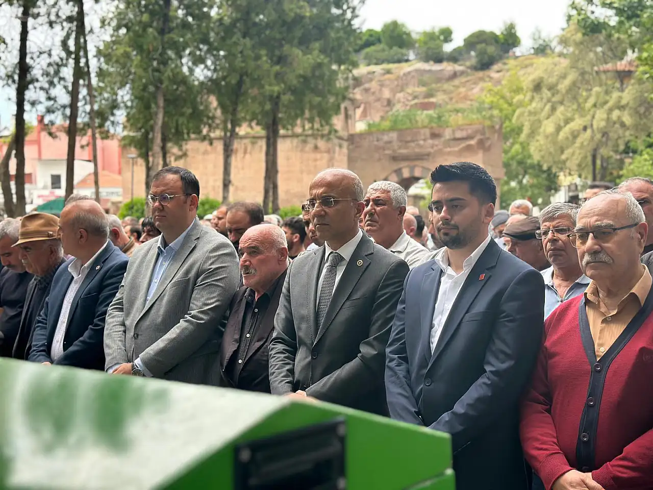 Atama kararına Genç'ten tepki: Atanmışları değil, seçilmişleri tanırız