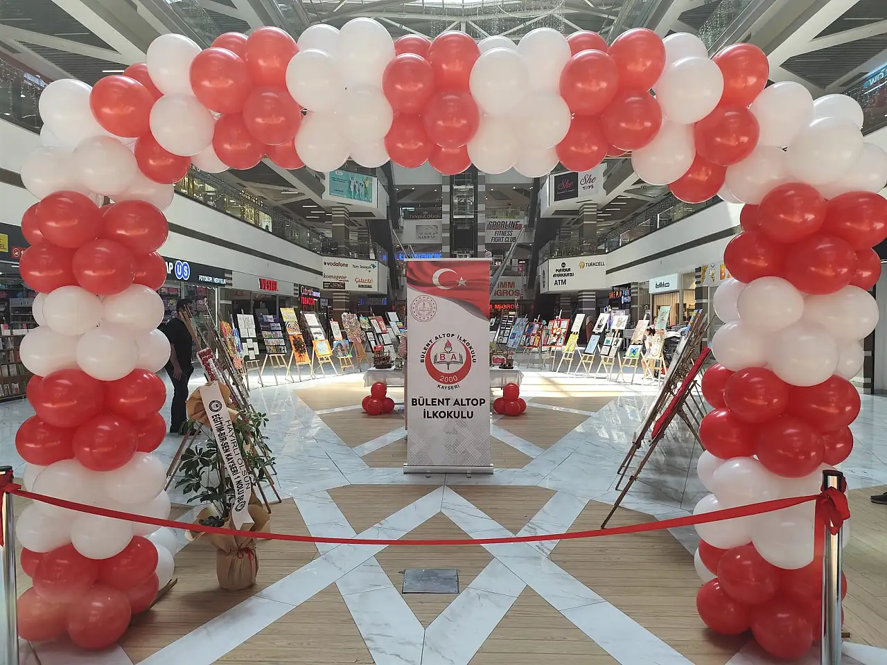 Kayseri'de öğrencilerin çalışmaları sergilendi!