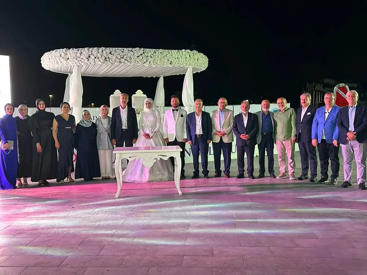 Özhaseki nikah şahidi oldu! Kayseri protokolü mutlu günde buluştu