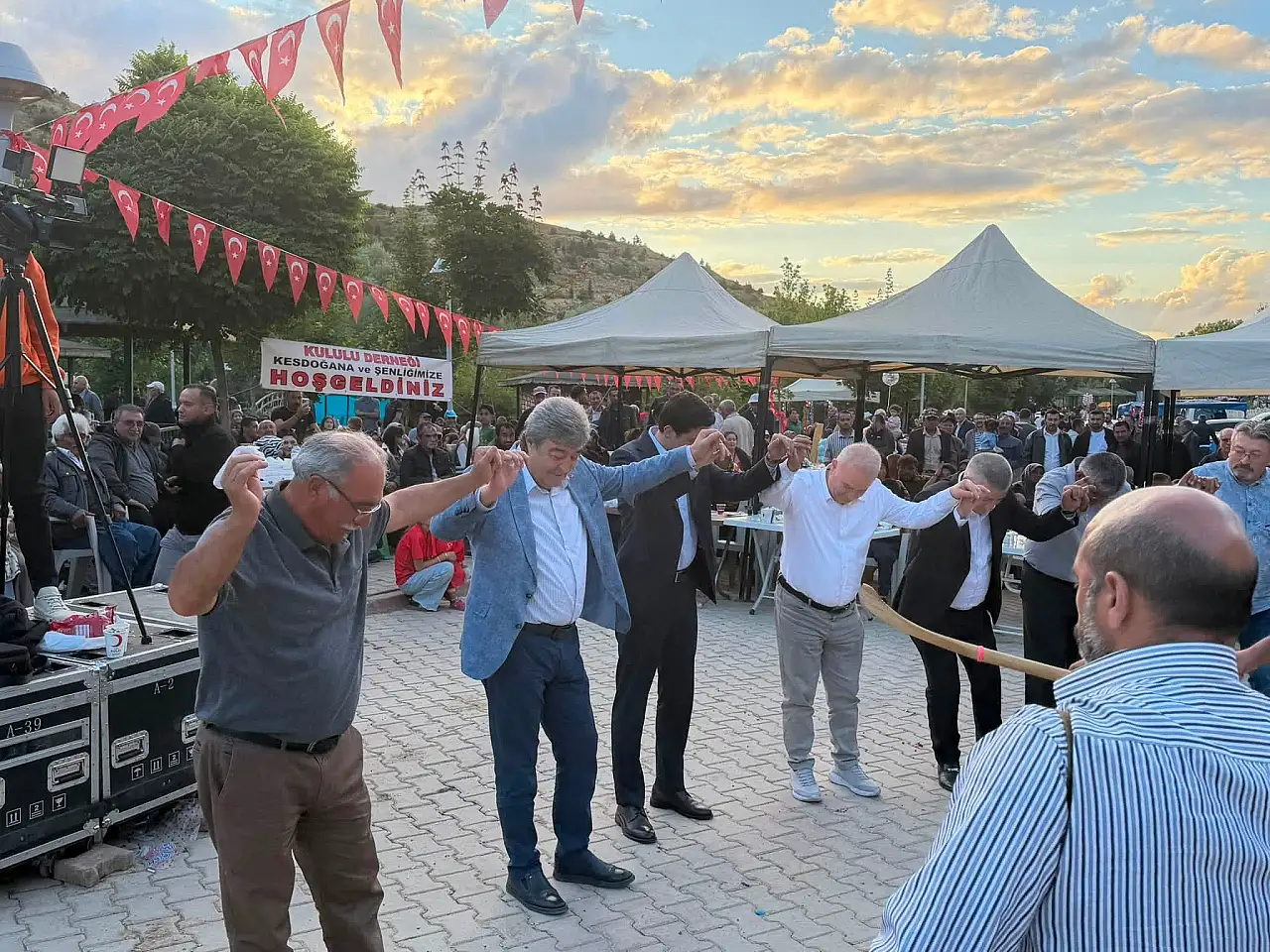 AK Partili Vekili daha önce hiç böyle görmediniz!